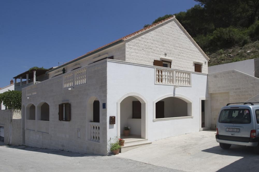 Pucisca Villa Postira Exterior photo
