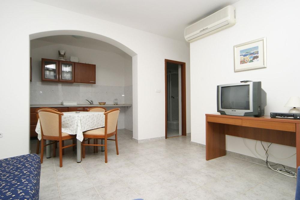 Pucisca Villa Postira Exterior photo
